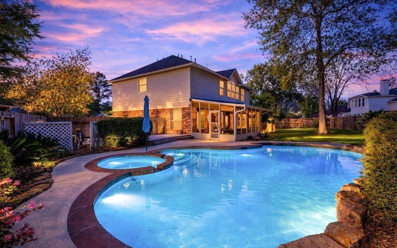 LUXURY & INVESTMENT