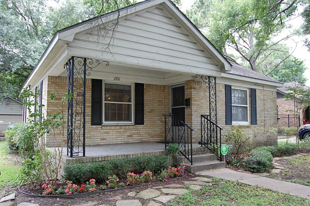 208 Eleanor Street